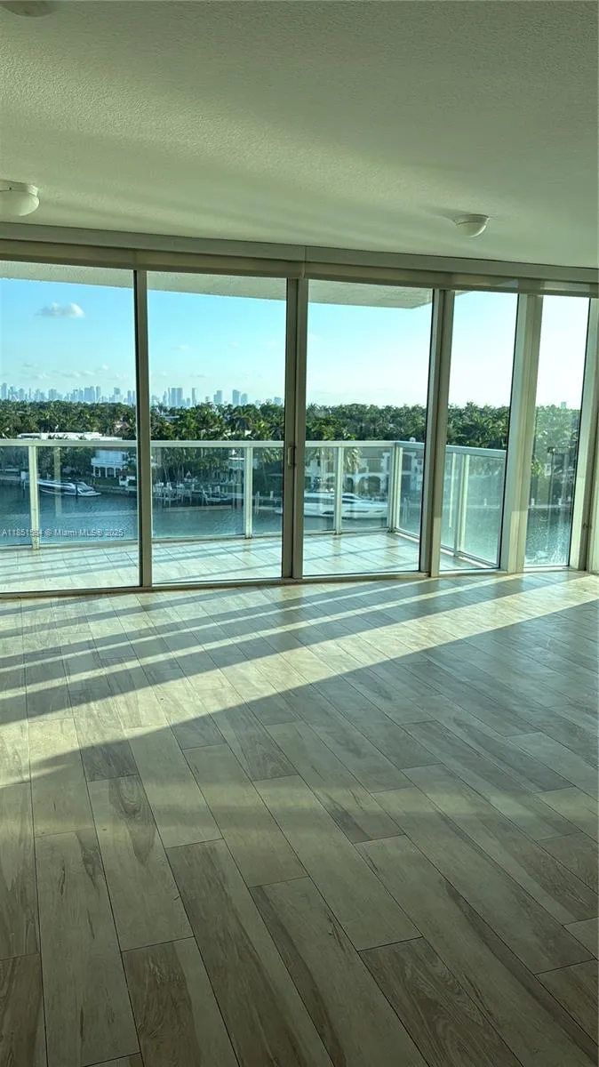 Eden House #707 image #21