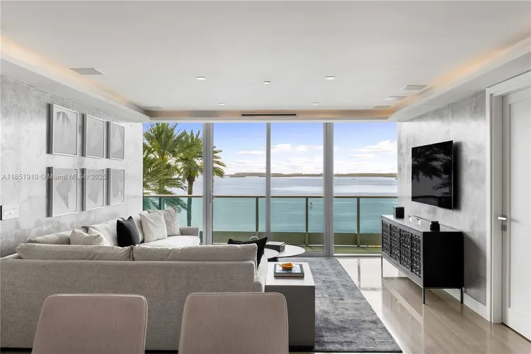 Jade Brickell #909 image #22