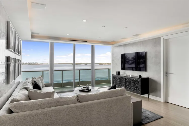 Jade Brickell #909 image #23