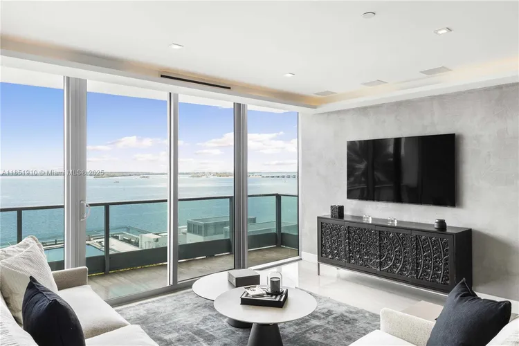 Jade Brickell #909 image #26