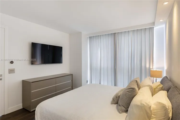 Jade Brickell #909 image #40