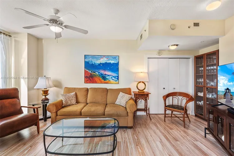 Cite #910 image #10