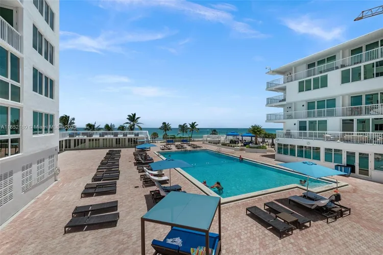 Carriage House #511 image #32