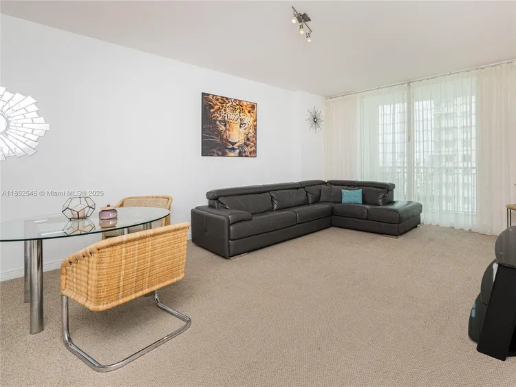 Duo Condo #1804W image #8