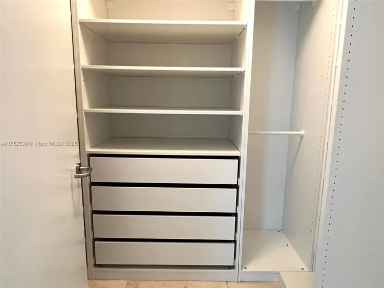 Atrium #1-606 image #19