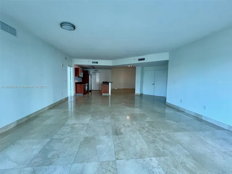 Atrium #1-606 image #23