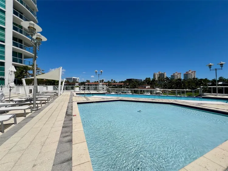 Atrium #1-606 image #34