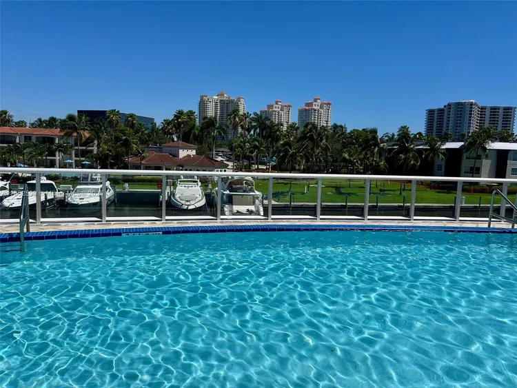 Atrium #1-606 image #35