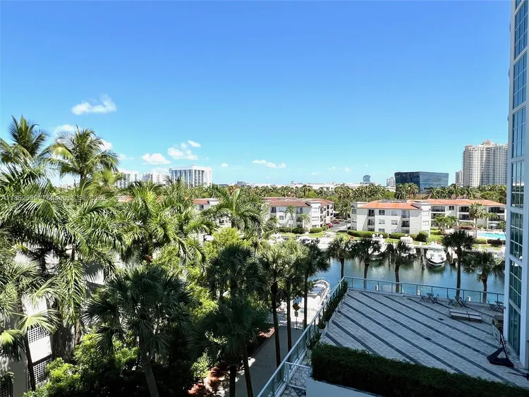 Atrium #1-606 image #40