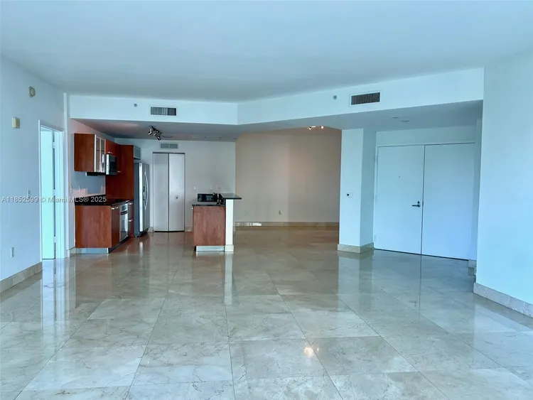 Atrium #1-606 image #9