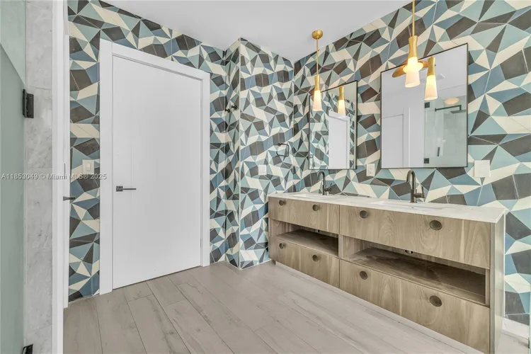 Gran Paraiso #4706 image #13