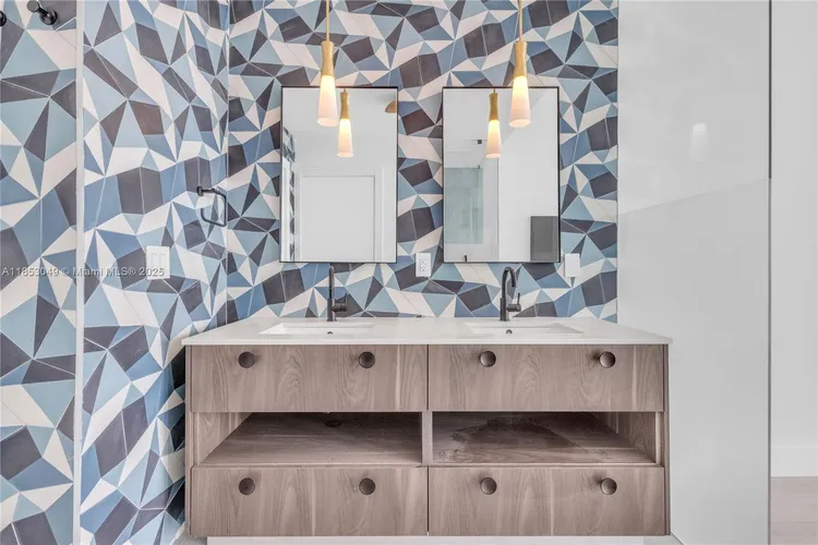 Gran Paraiso #4706 image #17