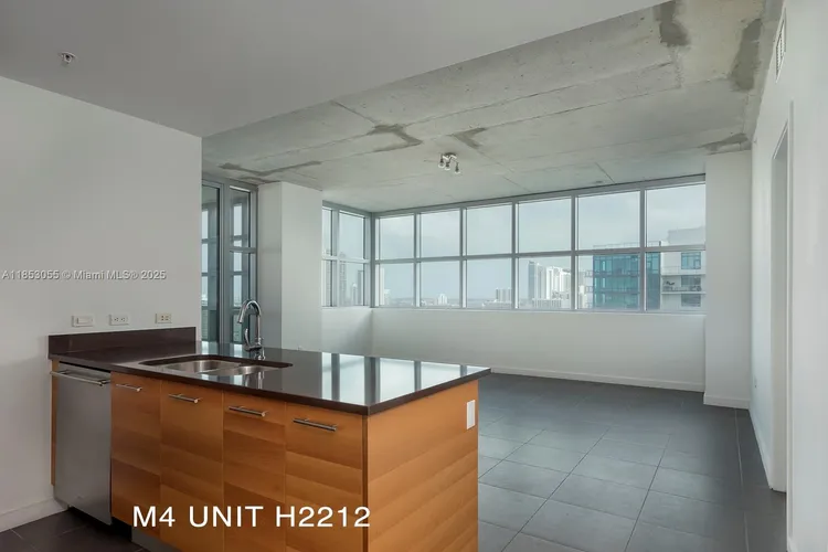 Midtown 4 #H2212 image #6