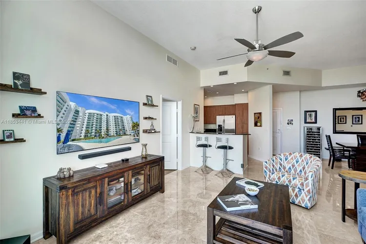 360 Condo #PH15 image #15