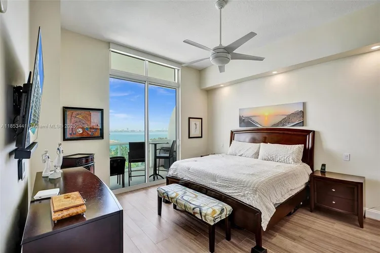 360 Condo #PH15 image #23