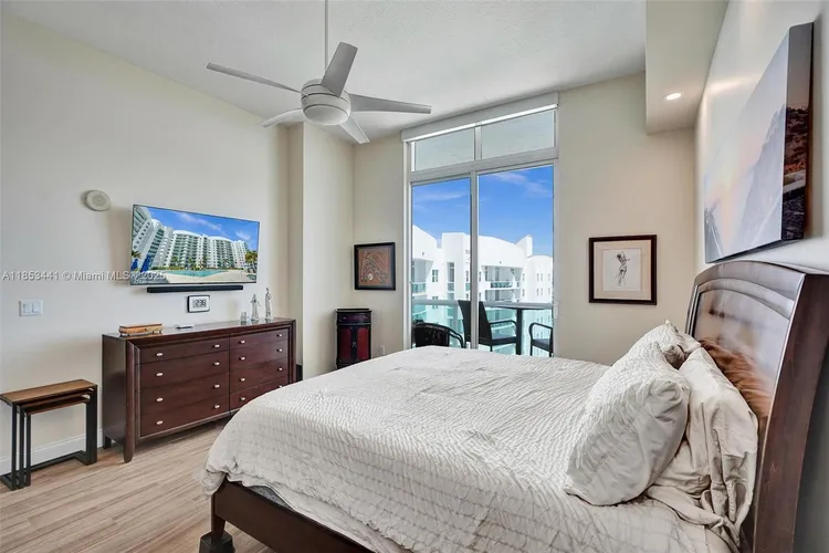 360 Condo #PH15 image #25