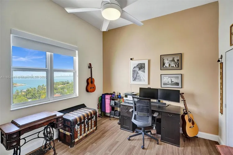 360 Condo #PH15 image #33