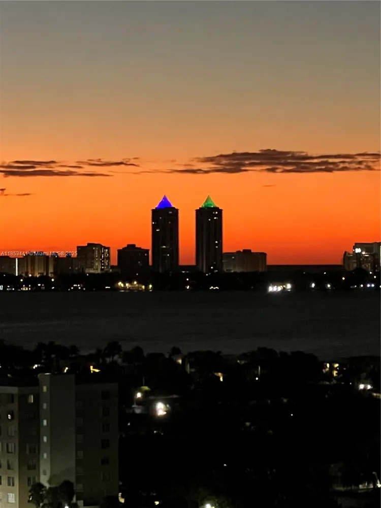 360 Condo #PH15 image #55