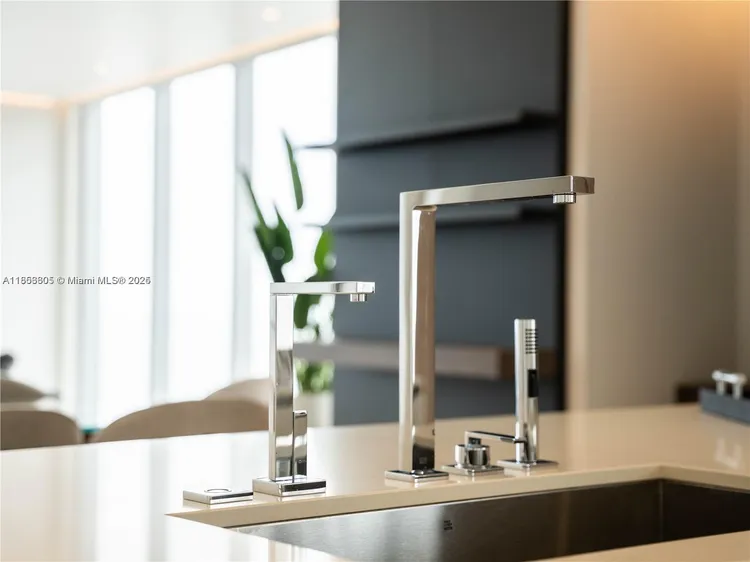 Turnberry Ocean Club Residences #1104 image #12