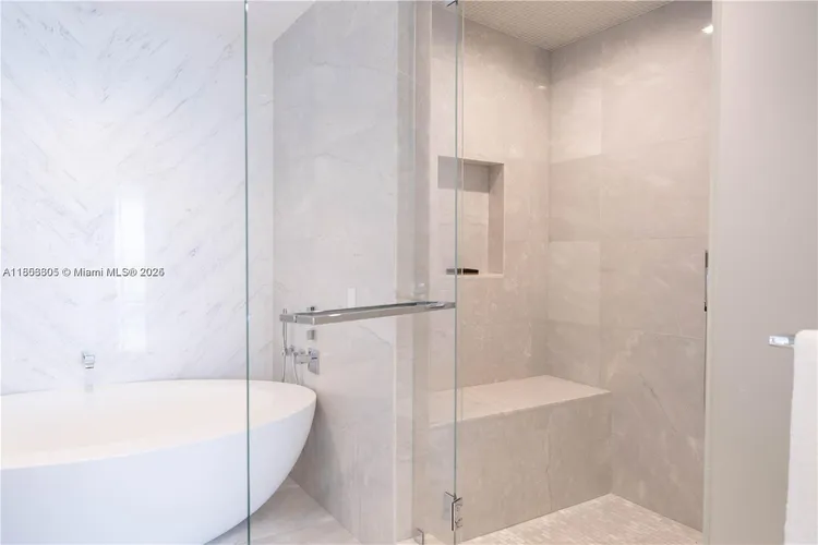 Turnberry Ocean Club Residences #1104 image #14