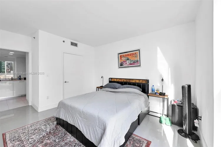 500 Brickell #1401 image #15