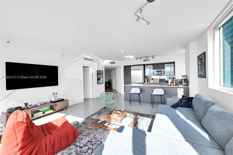 500 Brickell #1401 image #6