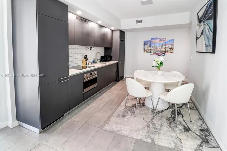 YotelPad #2209 image #10