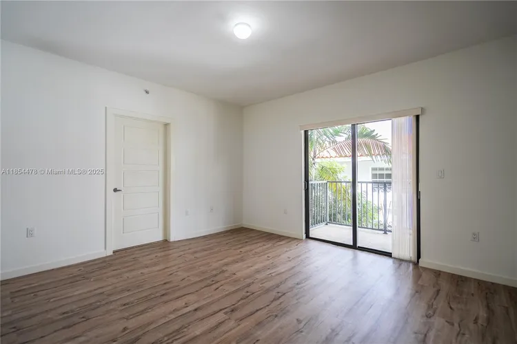 Majorca 300 #305 image #11