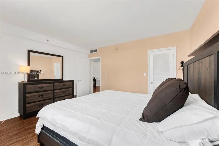 401 Blu Condo #406 image #13