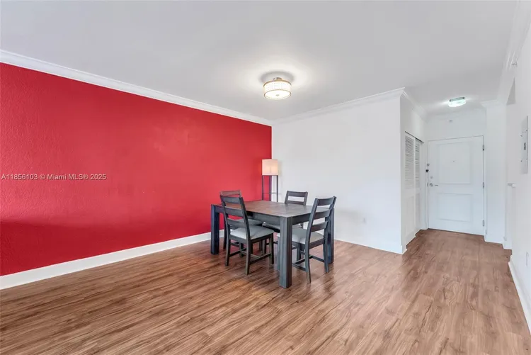 401 Blu Condo #406 image #7