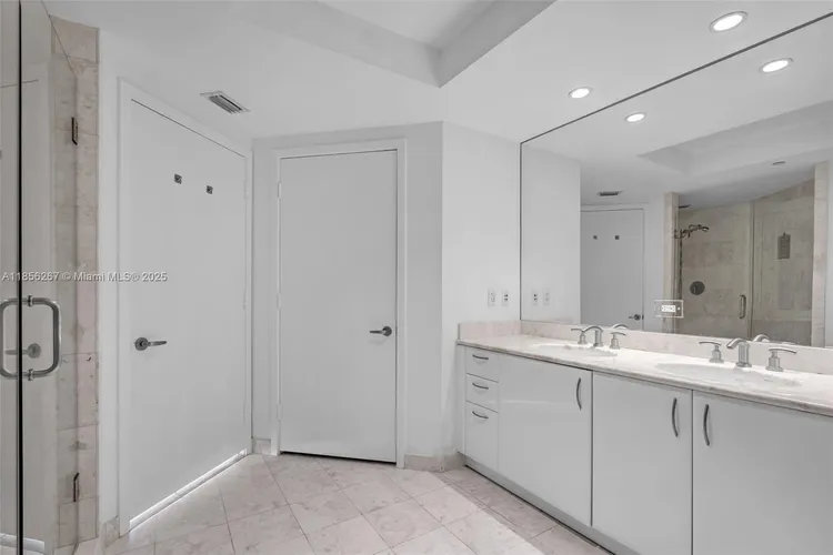 Jade Brickell #1201 image #14