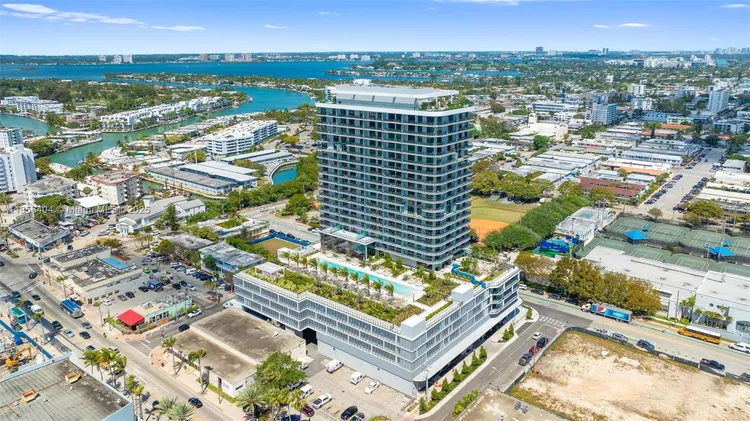 72 Park #704 image #14