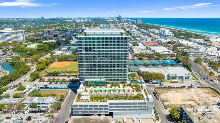 72 Park #704 image #15