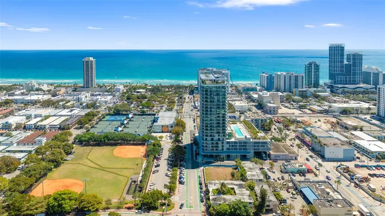 72 Park #704 image #30