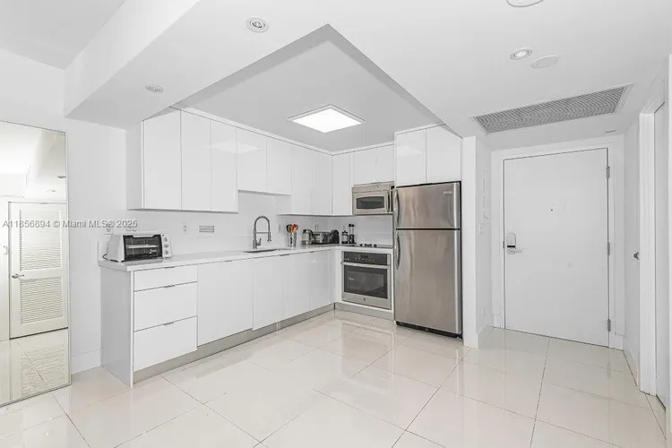 Roney Palace #841 image #15