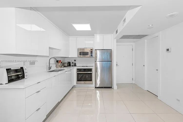 Roney Palace #841 image #16