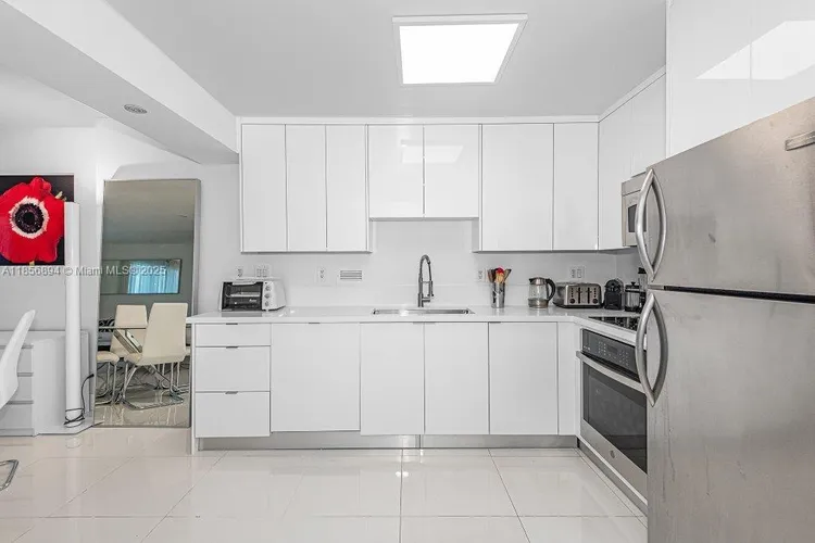 Roney Palace #841 image #18