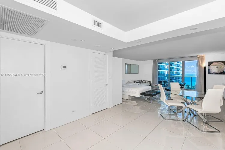 Roney Palace #841 image #20