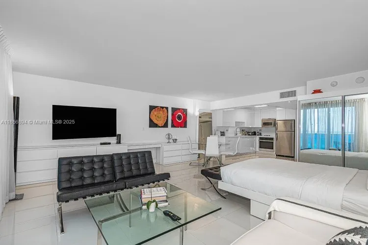 Roney Palace #841 image #8