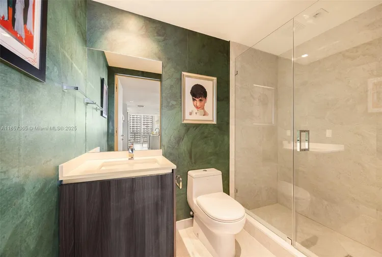 Aria on the Bay #1912 image #6