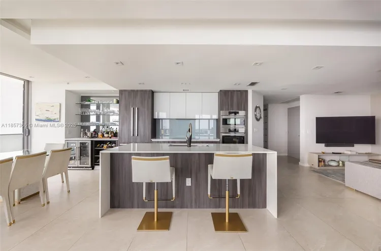 Aria on the Bay #1912 image #7