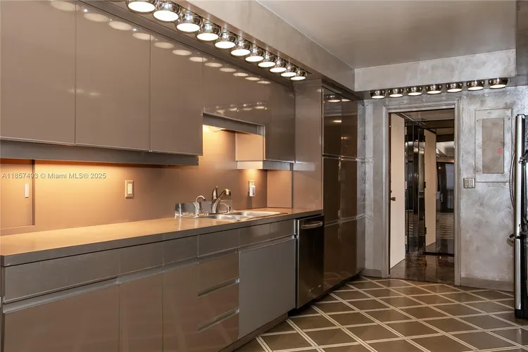 Cricket Club Miami #1803 image #7