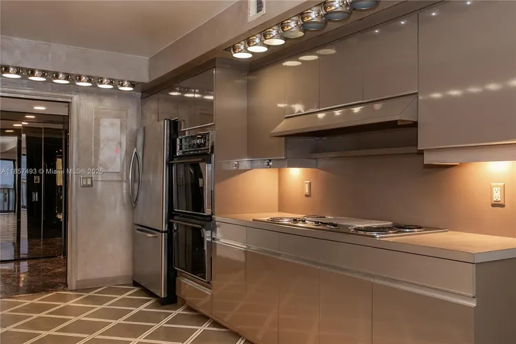 Cricket Club Miami #1803 image #8