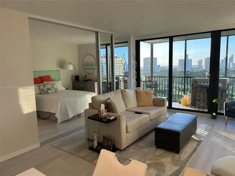 Coronado #1808 image #12