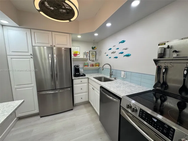 Coronado #1808 image #16