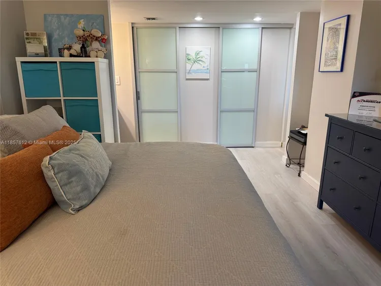 Coronado #1808 image #17