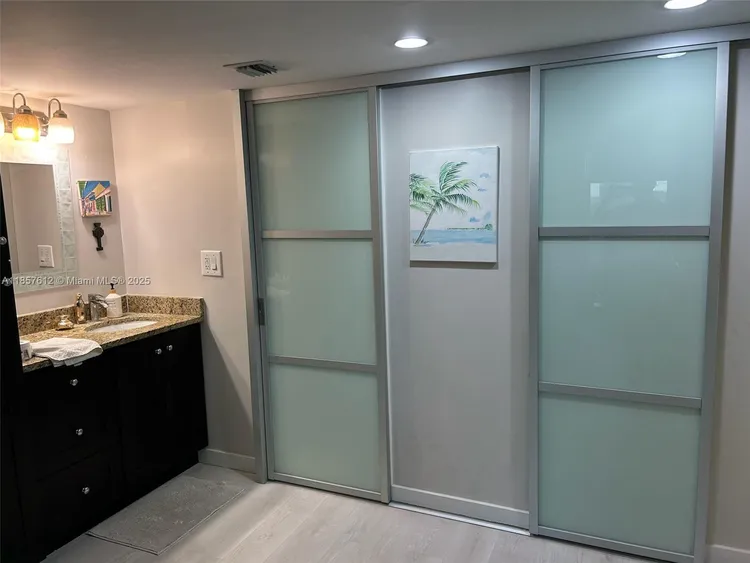 Coronado #1808 image #18