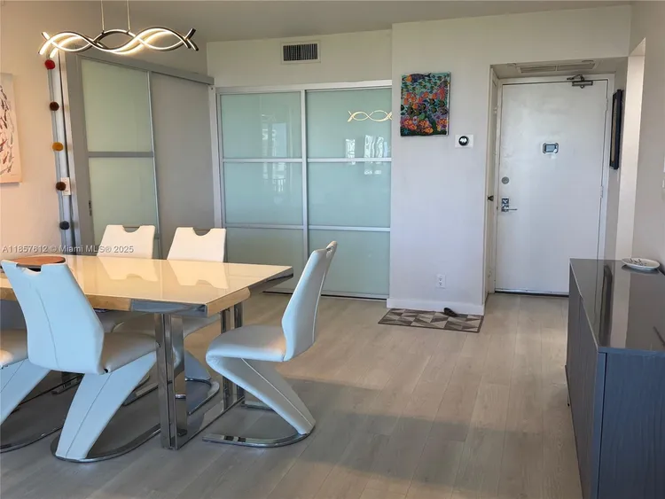 Coronado #1808 image #8