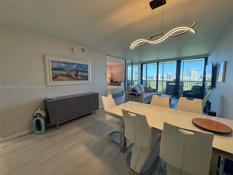 Coronado #1808 image #9