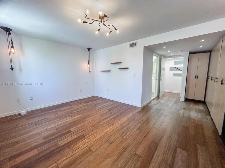 Avanti Miami Beach #163-5 image #12